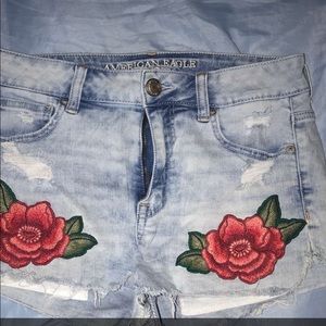 American Eagle rose shorts